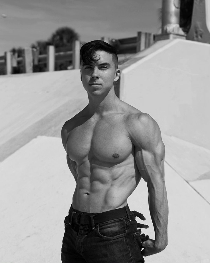 aleksander-pacocha-bodybuilder-male-fitness-model-photographer-les ...